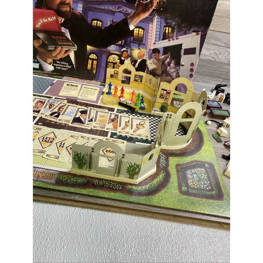 1995 Mystery Mansion Electronic Talking Game Parker Bros (Missing 2 Movers)